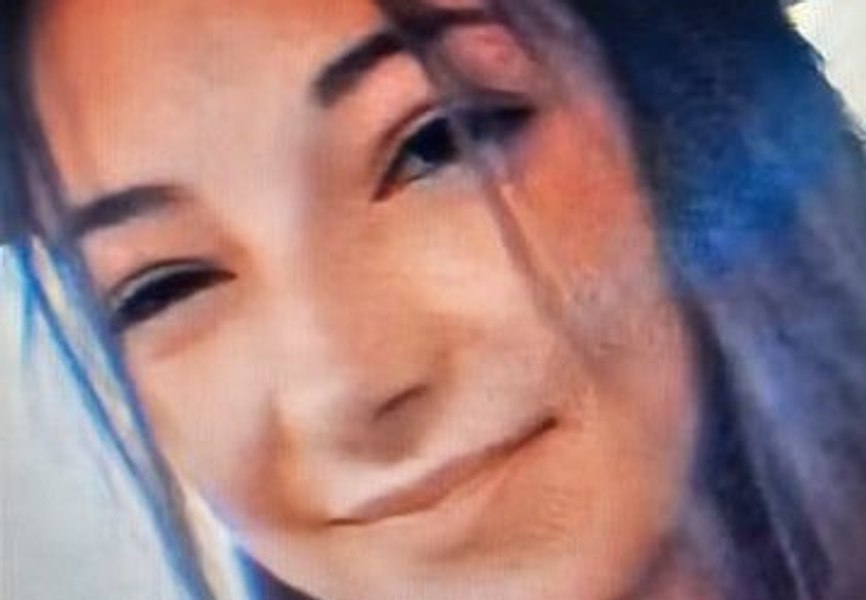O adolescentă de 13 ani din Bacău este dată dispărută
