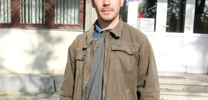 Suceava: PORTRET: Ilie Aurelian Zugrav, Dă lecţii de chitară liceenilor