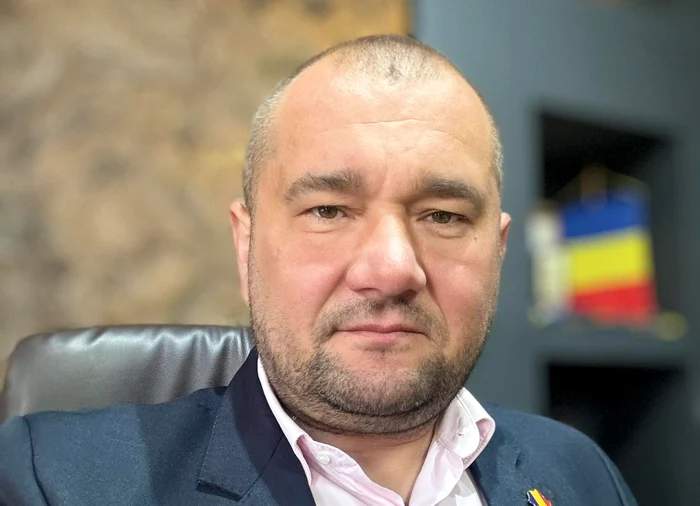 Primarul din Mitocu Dragomirnei a fost reținut FOTO: Facebook