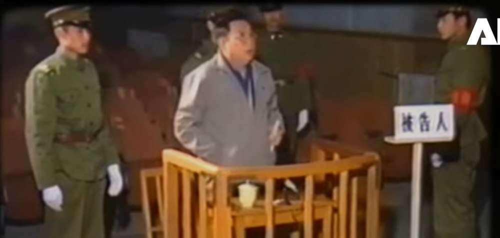 China, moment dureros din trecut. Imagini din procesul generalului care a sfidat ordinul de înnăbușire a protestelor din Tiananmen