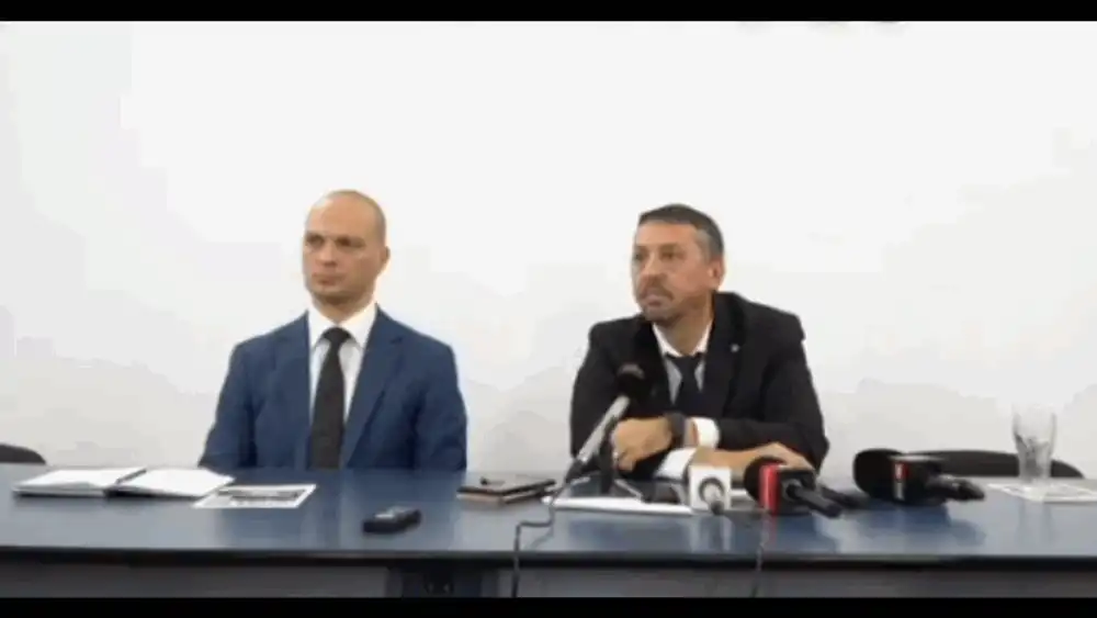 Trei greșeli într-o propoziție: Ministerul Educației, prins cu tema nefăcută. Reacția lui Cristian David: „Incredibil!”