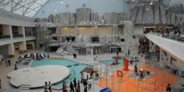 Bucureşti: Cel mai mare mall din România, deschis pe jumătate