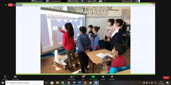 Soluţii digitale pentru şcoala post-pandemie oferite de profesori Merito la o întâlnire online la Vâlcea Foto Adevărul