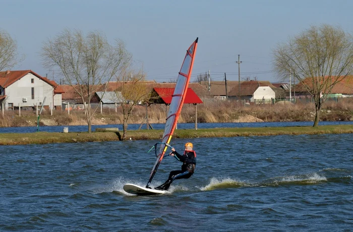 Sporturi nautice pe balta de la Săcălaz