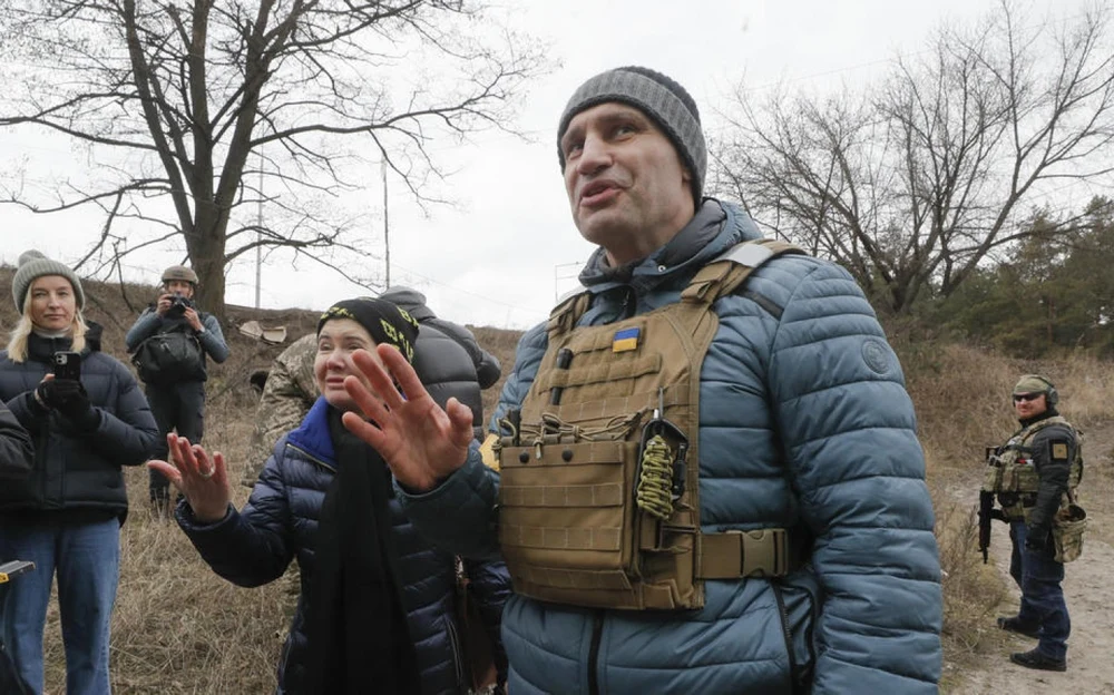 Peste 1.300 de clădiri din Kiev rămân în continuare fără încălzire după atacurile ruseşti, transmite primarul orașului