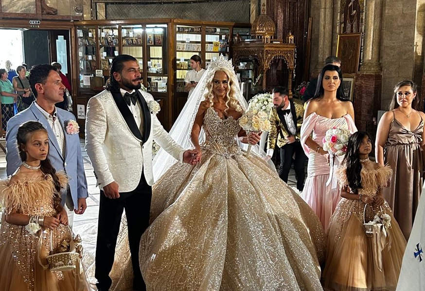 Imagini cu Anda Adam mireasă, într-o rochie stil prințesă. „Nu va cânta la nuntă, pentru că aduce ghinion” FOTO