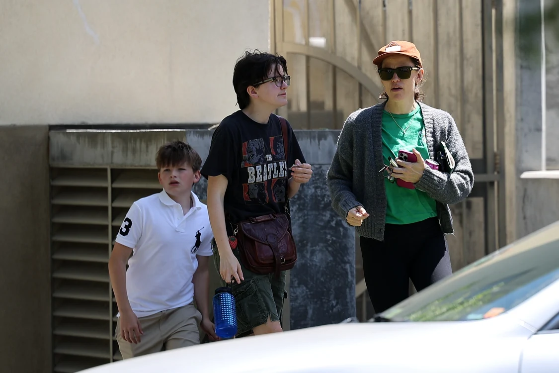 Jennifer Garner și doi dintre copiii săi, Profimedia (1) jpg