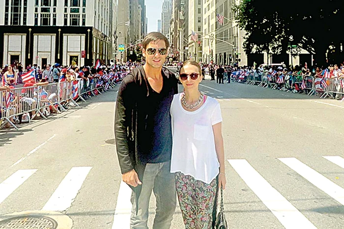 Adela Popescu şi Radu Vâlcan (Fotografii: Acasă Tv)