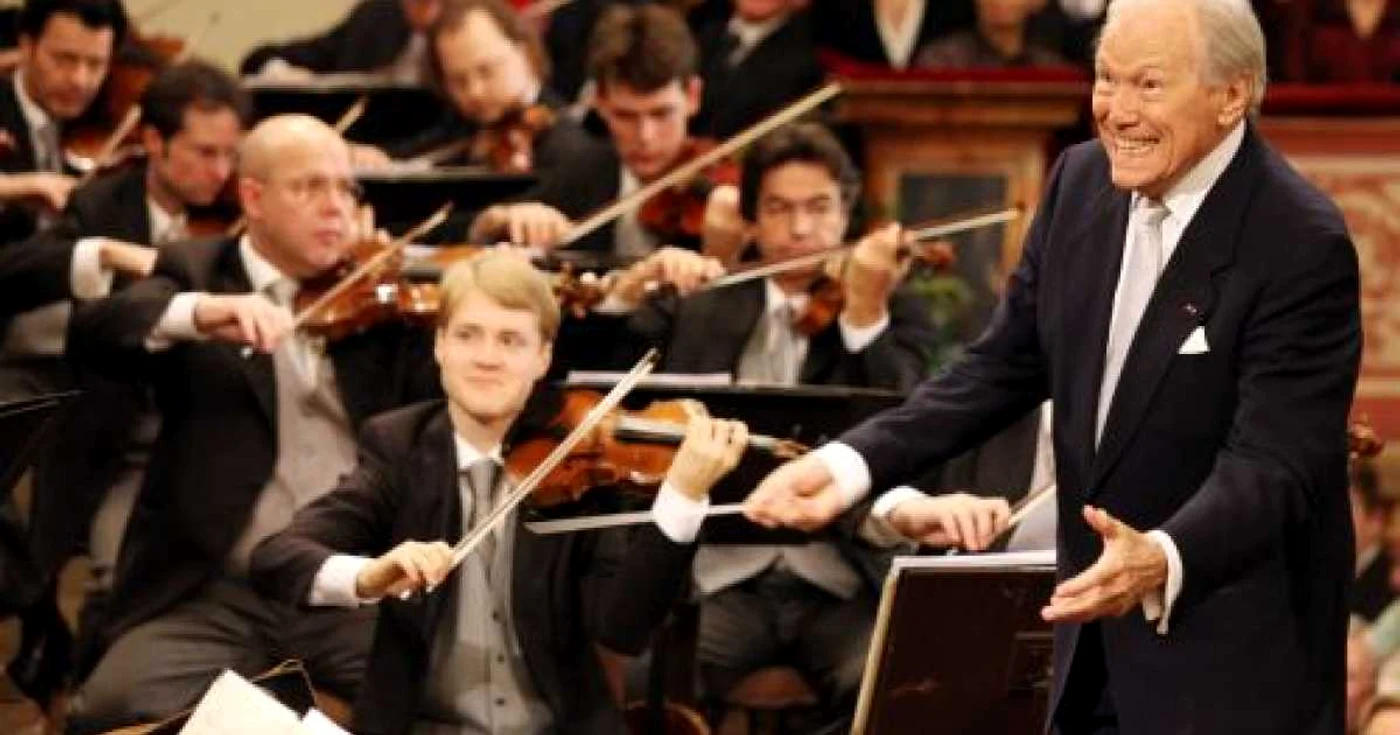 Dirijorul Georges Prêtre, în sala de concert
