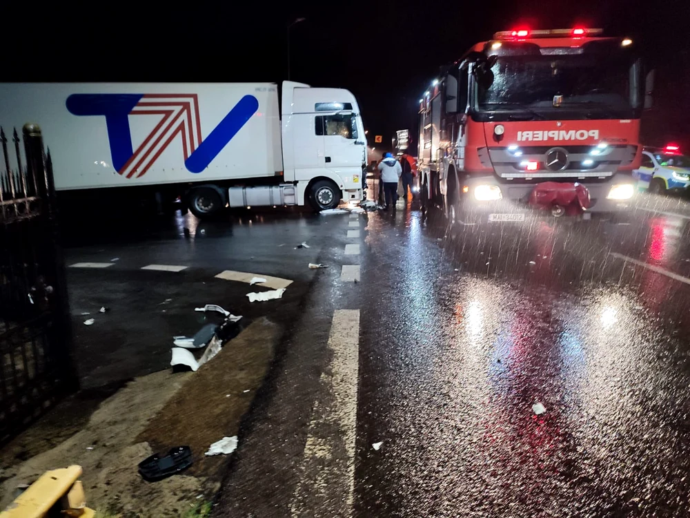 Accident s-a produs la intersecția DN7 cu DN7CC. Autocarul avea 16 pasageri