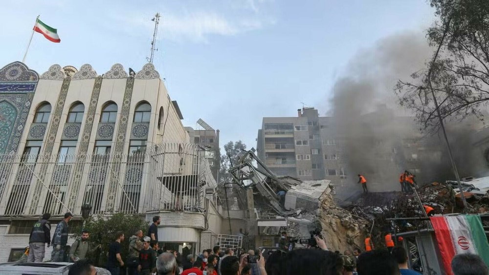 Ambasada Iranului în Siria a fost devastată. Diplomații au reușit să fugă la timp