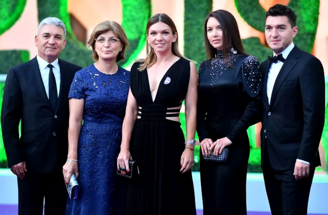 Simona halep, alături de familie, la Balul Campionilor de la WimbledonFOTO: Guliver/ Gettyimages