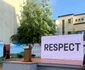 Jurnaliștii străini au transmis din fața sediului AUR FOTO Adevărul