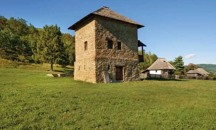 Cula Bujoreanu, refugiu şi apărare împotriva cârjaliilor jpeg