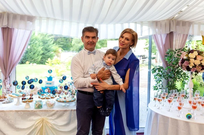 13 roxana ciuhulescu petrecere de mot pentru cezar ce a luat de pe tavita 13 jpg jpeg