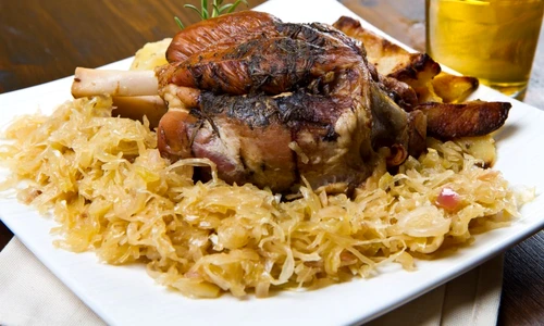 varza cu ciolan afumat shutterstock 217143298 jpeg
