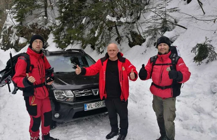 Salvamont Operaţiunea de salvare a cabanierului de la Petrimanu Foto SPJ Salvamont Vâlcea