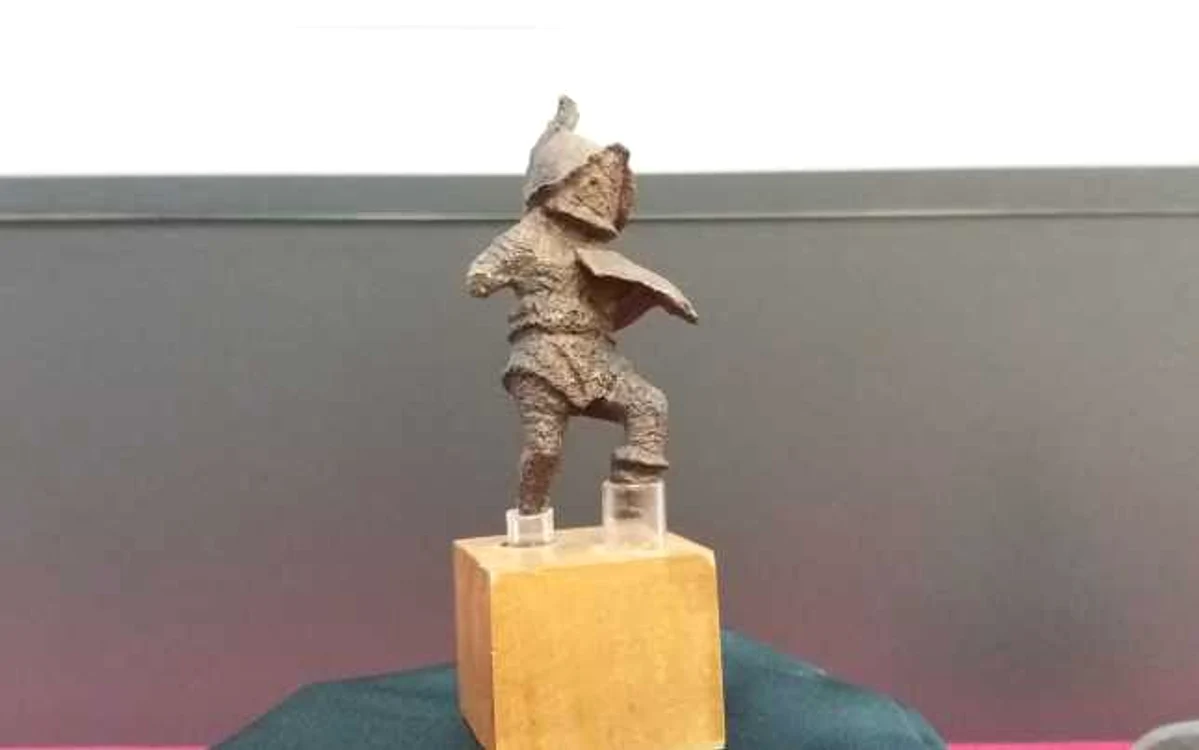 Statueta din bronz a fost descoperită în amfiteatrul de la Porolissum FOTO Andreea Vilcovschi