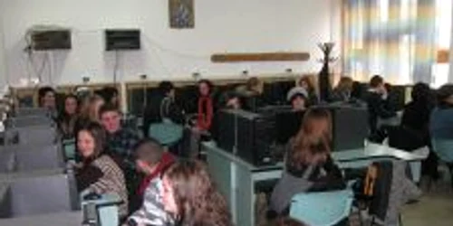 Profesorii rădăuţeni vor fi în grevă japoneză. Foto arhivă