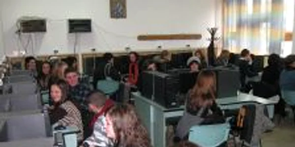 Profesorii rădăuţeni vor fi în grevă japoneză. Foto arhivă