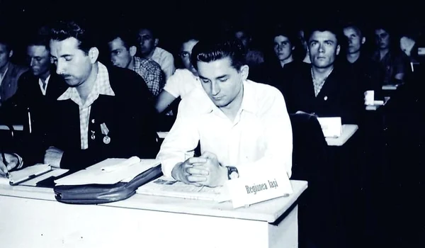 Ion Iliescu, trimis de Ceauşescu la şcoala vieţii jpeg
