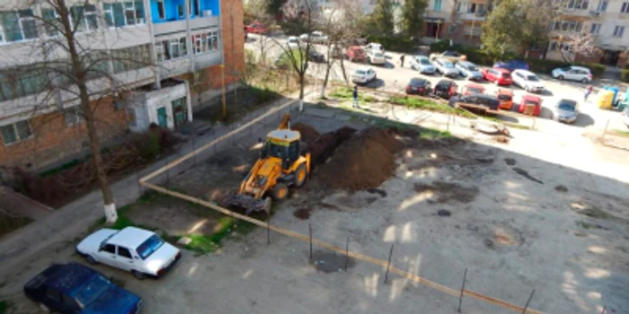 Biserică în loc de parcare şi loc de joacă la Constanţa Sursa foto Baricada Verde