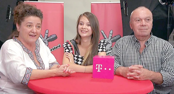 Tincuța Fernea, aici alături de părinți