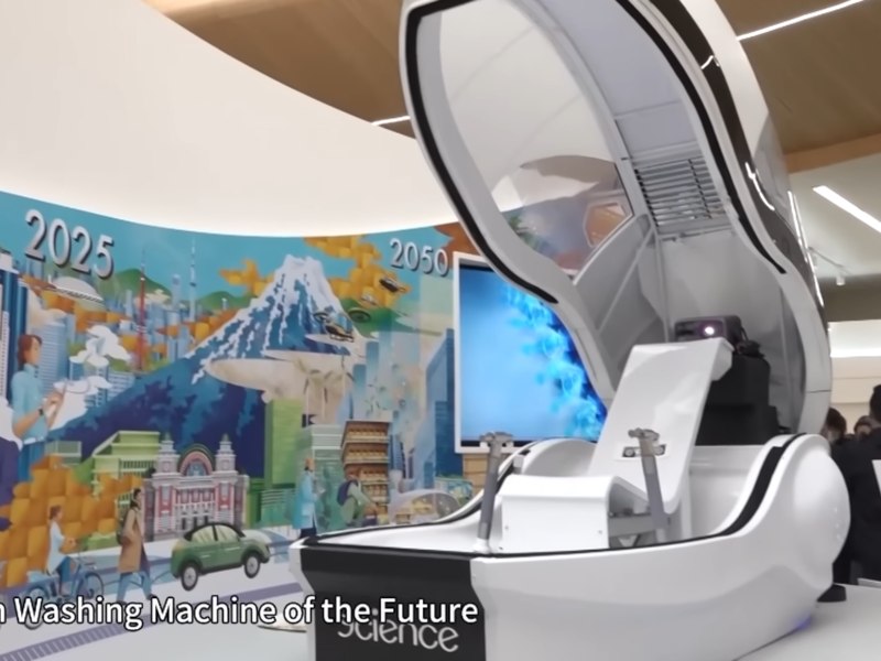 Mașina de spălat oameni prezentată la Expoziția de la Osaka, disponibilă acum la vânzare. Cât costă