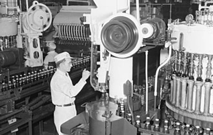Fabrică de îmbuteliere Coca-Cola - 08 ianuarie 1941, Montréal, Canada. FOTO Wikipedia