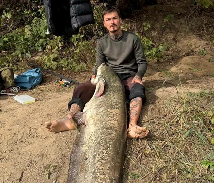 Un pescar a prins un somn de 65 de kilograme