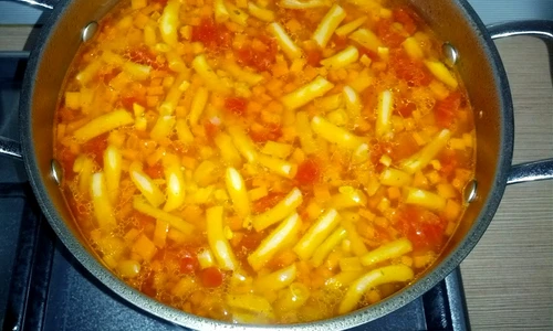 ciorbă ardelenească de fasole verde cu smântână jpeg