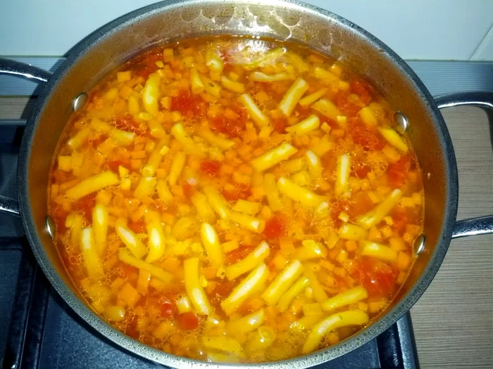 ciorbă ardelenească de fasole verde cu smântână jpeg