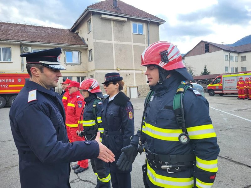 General de brigadă cu o stea, la 47 de ani. Şeful ISU Neamţ, luat prin surprindere de înaintarea în grad 