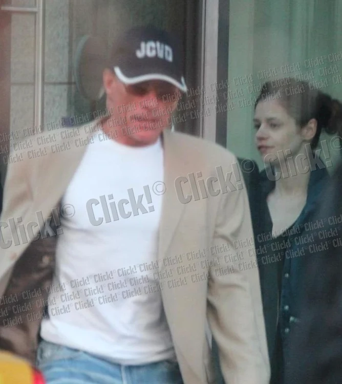 
    Van Damme  