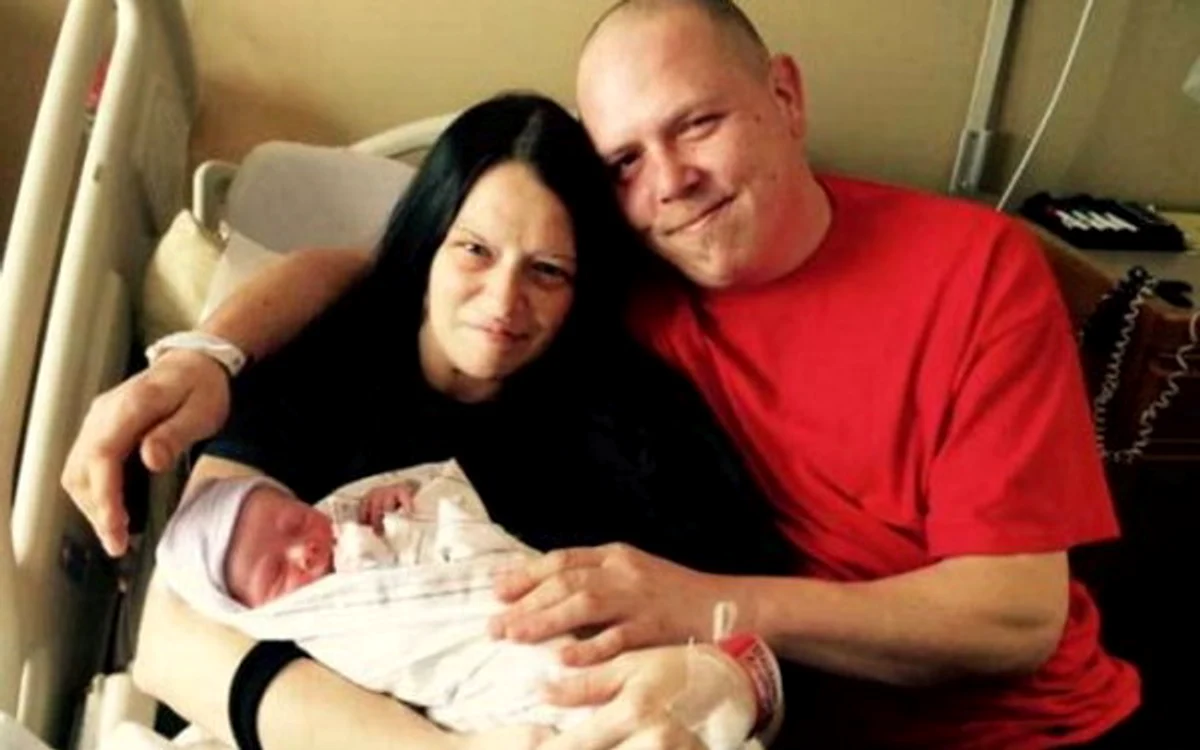 
    Nicole a născut în baia propriei case un băieţel de 2.9 kilogrameFoto: abc7news.com  