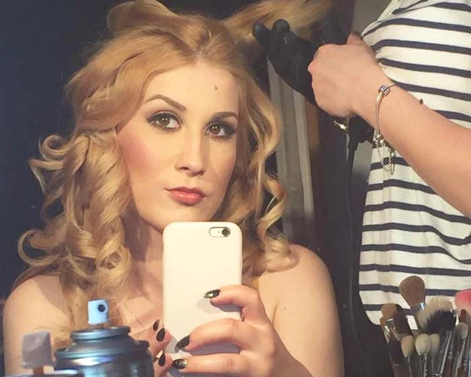 
    Adda este una dintre artistele care adoră selfie-urile FOTO: Arhiva personală  