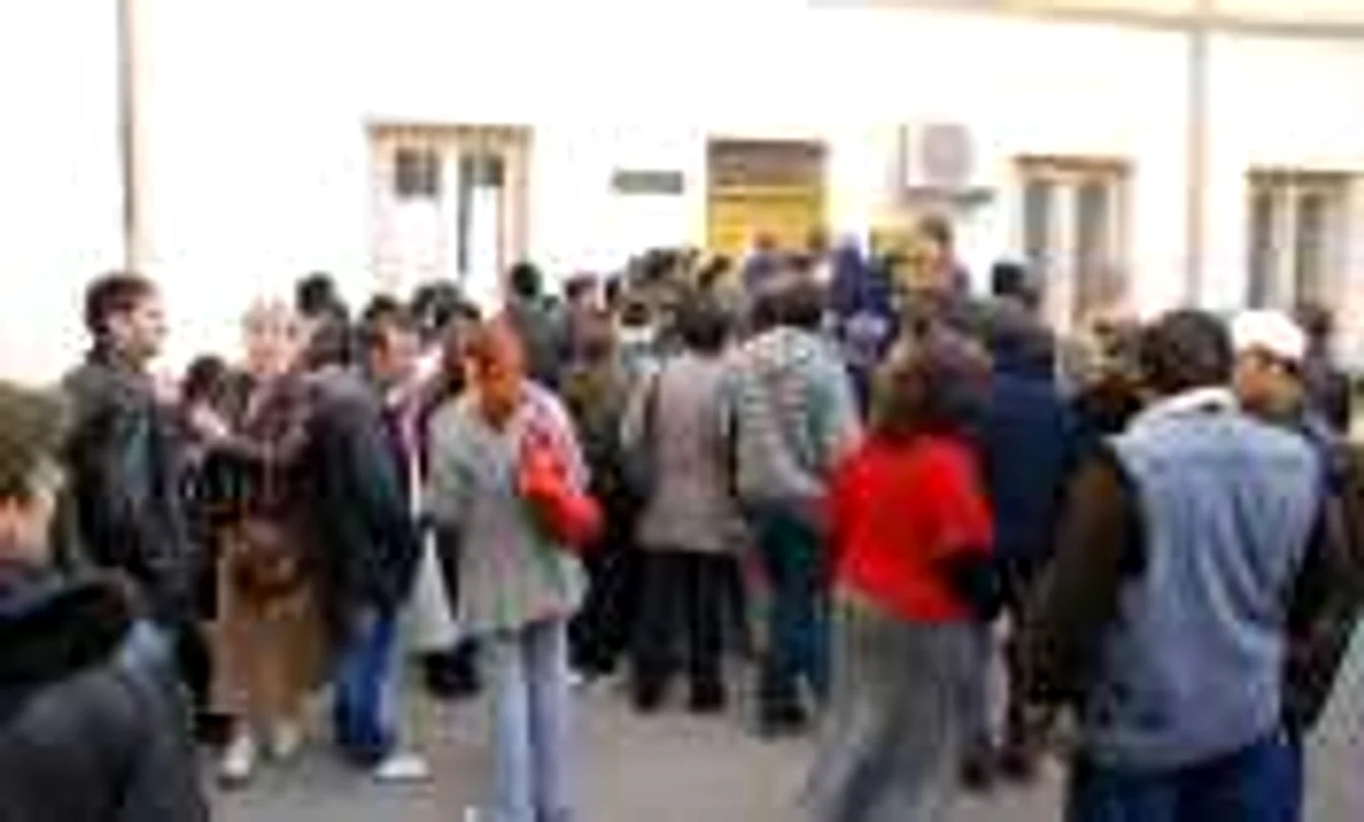 Zilnic, zeci de brăileni vin şi depun cererile pentru subvenţii