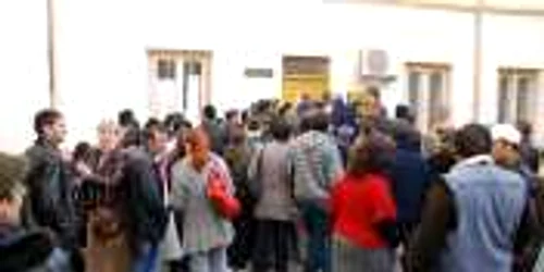 Zilnic, zeci de brăileni vin şi depun cererile pentru subvenţii