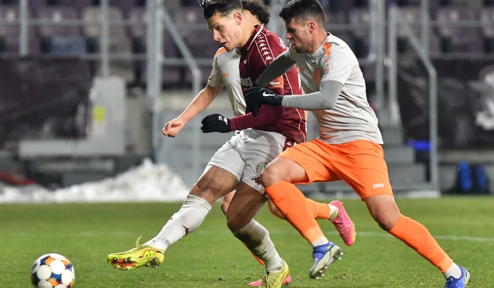 Alexandru Dobre (vișiniu), noul golgheter din Superliga României (FOTO: Sportpictures)