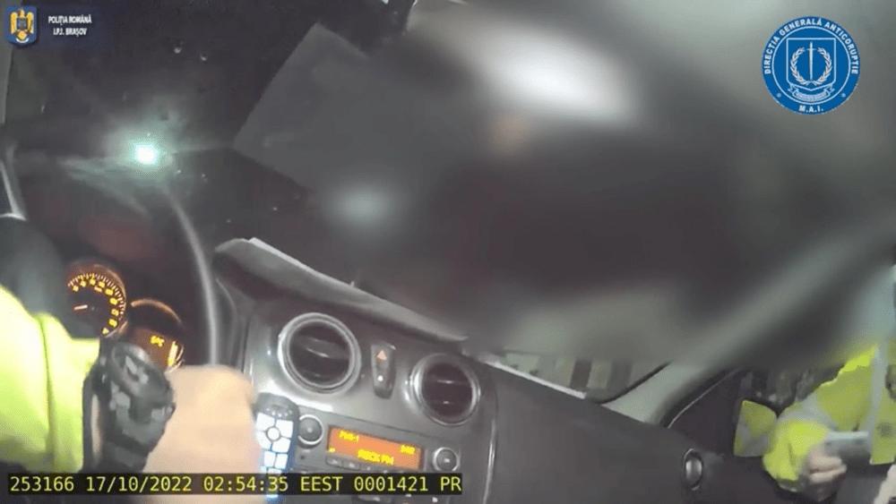 Polițist de la Rutieră, ispitit cu mită de 1.000 de lei de un șofer de tir: „Nu mă interesează!”