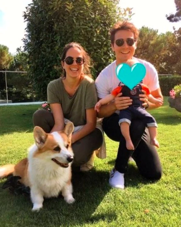 Anouchka Delon , împreună cu soțul și fiulFoto: Instagram