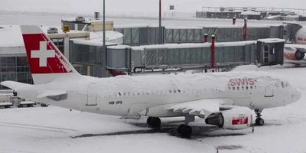 Viscolul închide patru aeroporturi din Europa 