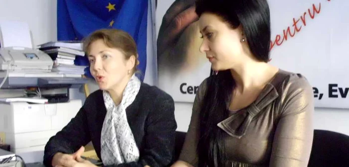 Psiholog Olga Condrat alături de insp. dr. Angela Ene, coordonator Agenţia Regională Antidrog Galaţi