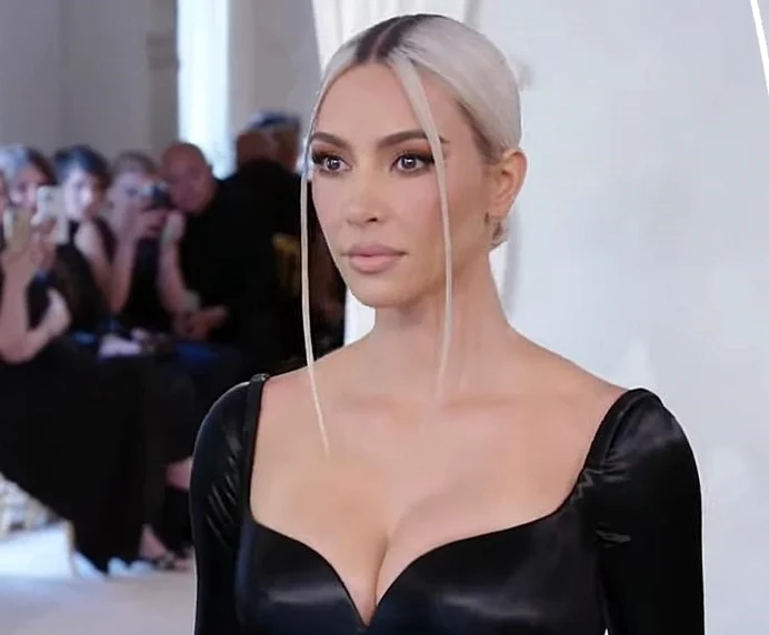 Kim Kardashian, într-o ținută Balenciaga FOTO Getty Images