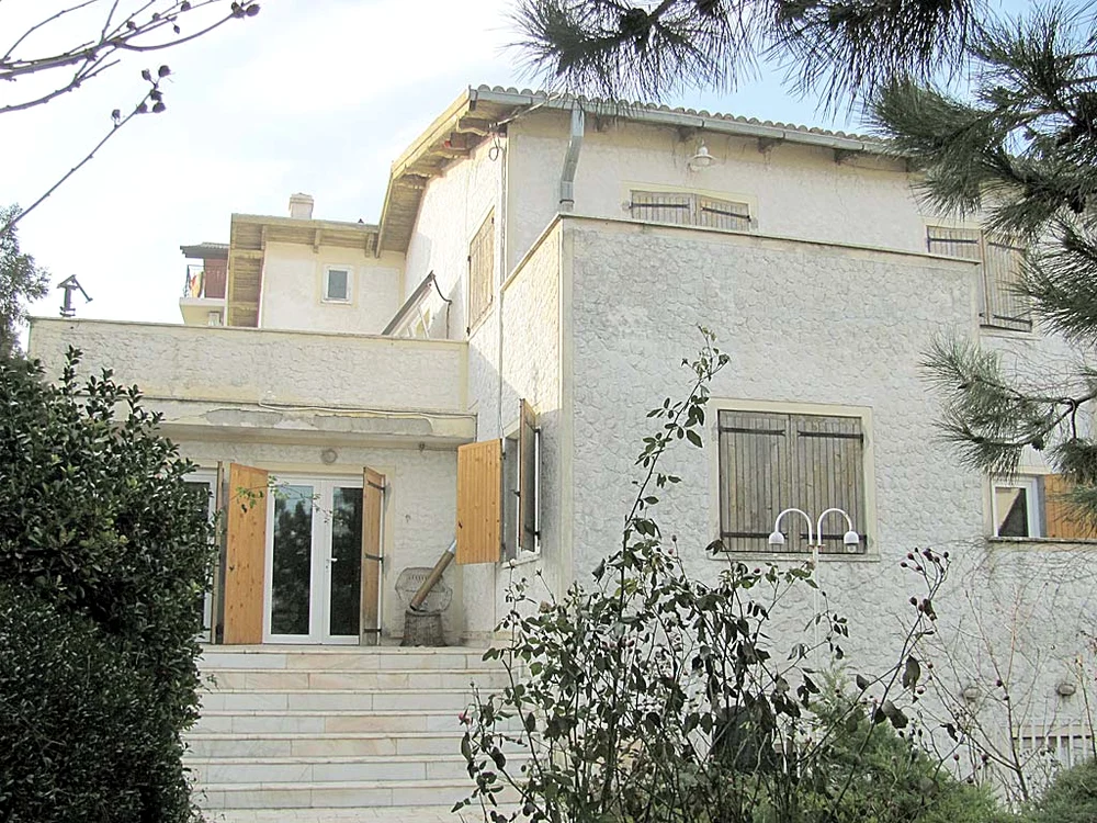 În urmă cu un an, casa arăta jalnic