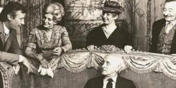 Scenă din timpul repetiţiilor pentru piesa „Pygmalion“
