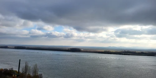 insula acoperita de apa jpeg