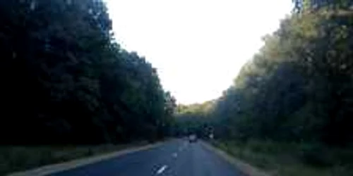 Pe drumul reabilitat se circulă deja civilizat