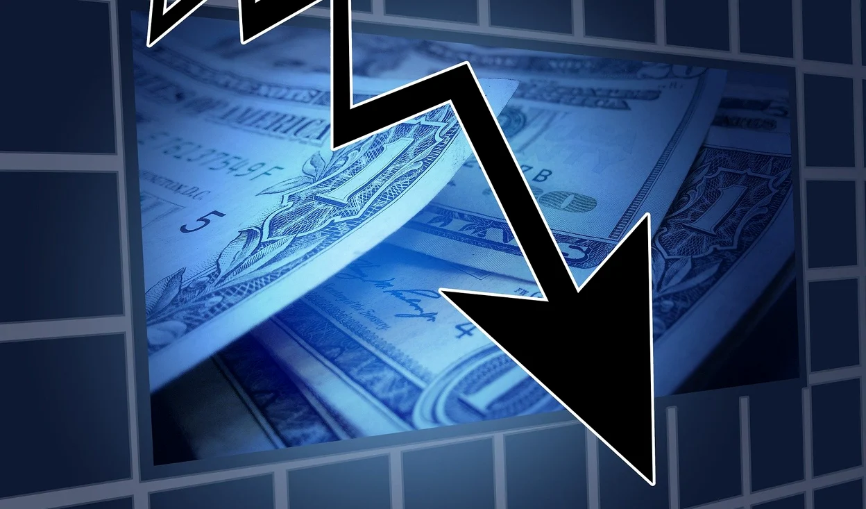 INS: Importuri mari, exporturi mici, deficit comercial în creștere
