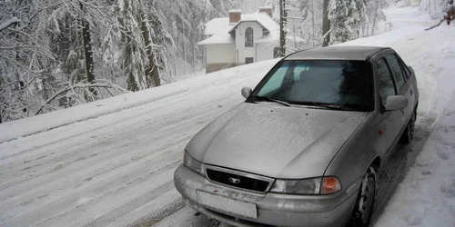 Unii șoferi vor avea de furcă cu zăpada și în această iarnă